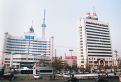 �½�����ѧԺ