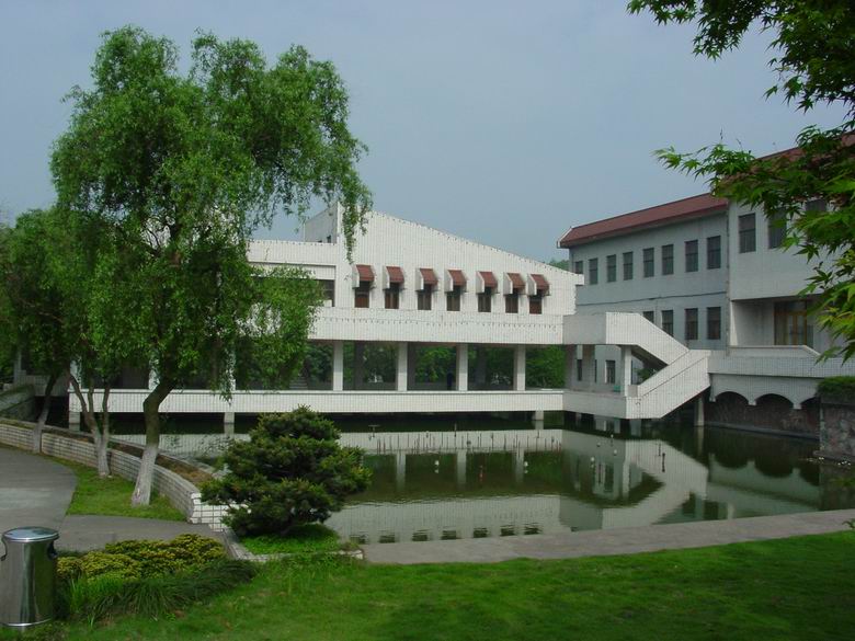 �й�ҩ�ƴ�ѧ