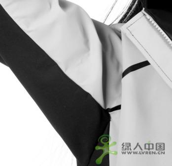 �����Է�װ���е�ɽ�����