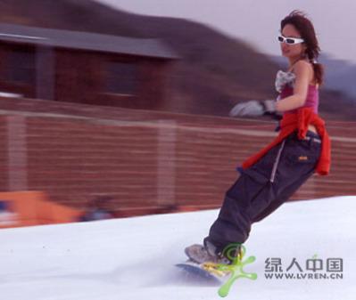 ��̬��ǧ�Ļ�ѩŮ��