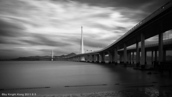 ����<span class=lxw>[ע: ������-�����У�Shenzhen�������й���½�㶫ʡ�϶˵�һ����ʡ�����У�Ҳ���л����񹲺͹�����ƻ�������֮һ�������еġ����ڡ����������������޺�������ɽ���������������ھ��������ķ�Χ��]</span>����Ӱ-������Ӱ