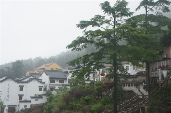 �����Ż�ɽ<span class=lxw>[ע: �Ż�ɽ-�Ż�ɽ���й��Ĵ�����ɽ֮һ��Ҳ�Ǳ���Ϊ��һׯһ��ʮ��ɽ���ı���ʤ��֮һ���Ż�ɽλ�ڰ���ʡ�����س�����20���ﴦ���೤���ϰ������Լ60���]</span>-��Ȼ�羰