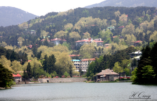 ®ɽ�ϵĺ���ɽ<span class=lxw>[ע: ��ɽ��-��ɽ��λ�ں���ʡ���ϲ������ٻ��ӣ��������ɽ��Ϊ��ԥ����ʡ����ش��������1835ƽ������˿�79������ũ���˿�68.7���ˣ�]</span>ɫ-��Ȼ�羰