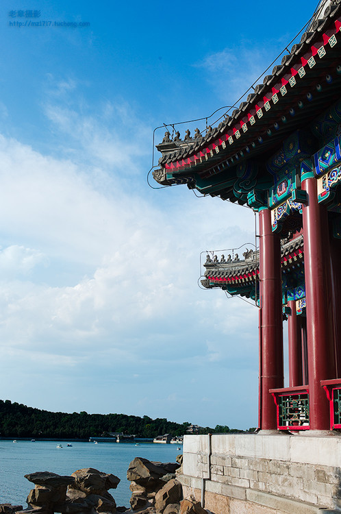 �ú�԰<span class=lxw>[ע: �ú�԰λ�ڱ������������������౱������15ǧ�ס�������������������ɽΪ��ַ���Ժ��������羰Ϊ��������ȡ����԰�ֵ�ĳЩ����ַ����⾳�����ɵ�һ��������Ȼɽˮ԰��]</span>�ĳ���-��������