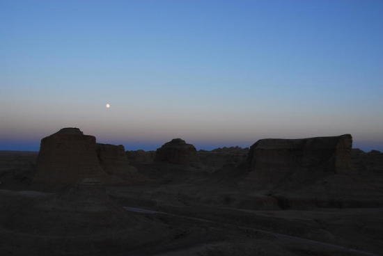 ��ɫ�µ�ħ����-��������