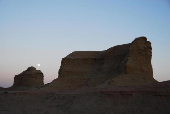 ��ɫ�µ�ħ����-��������