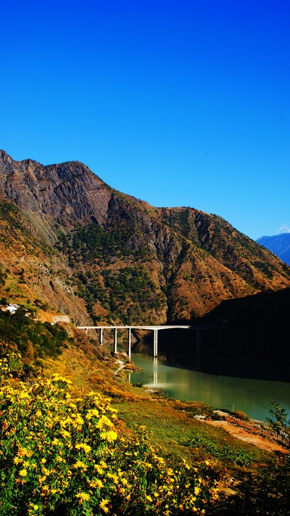 �߽�����---�����<span class=lxw>[ע: �����-������羰���ǹ�������97�й�������ʮ����������֮һ���Ĵ�ʡ����������������֮һ����������Ȼ���ۺ����ľ��������࣬]</span>-���ϵ���