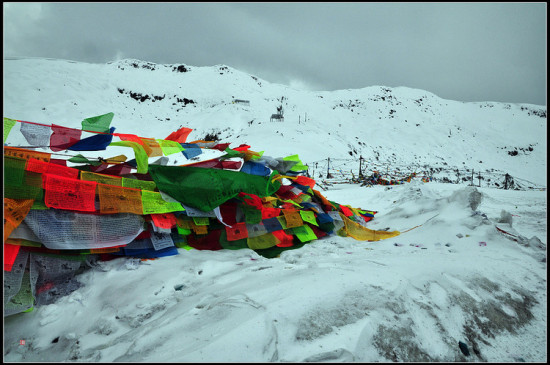 ����<span class=lxw>[ע: ����������λ���л����񹲺͹����ϱ����ظ�ԭ�����ϲ�������78��25����99��06�䣬��γ26��44����36��32��֮�䡣]</span>��֮��ʾ��顰��ᦡ�-���ϵ���