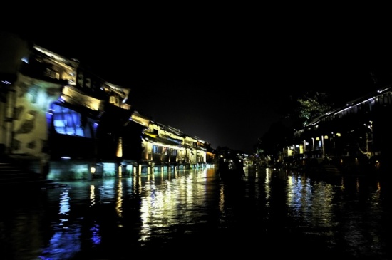 ����ˮ��-����<span class=lxw>[ע: ͩ�������Թŷ�����ǧ����������������ٺӶ��������Ŷ��У�������紿�ӣ��ǽ���ˮ�硰С�š���ˮ���˼ҡ��ĵ䷶��ͬʱ������������С����û�е���ˮ�����D�Dˮ�������ɴ��ֱ���Ϊ���й�������ˮ�˼ҡ���]</span>��դ-ҹ��-��Ȼ�羰