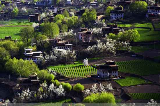 ������<span class=lxw>[ע: ������-������λ���Ĵ�ʡ��ض�����Ե���ɽ��´�����ٴ��ݣ��Ͻ��ϳ䣬���ֹ�Ԫ�������������н�����Ͻ��������ƽ���ء�ͨ���ء��Ͻ��ء�]</span>·-��Ȼ�羰