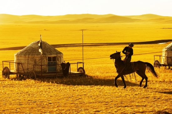 ��ɫ�Ĳ�ԭ-��Ȼ�羰