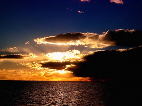 �λء�����<span class=lxw>[ע: ����������λ���л����񹲺͹����ϱ����ظ�ԭ�����ϲ�������78��25����99��06�䣬��γ26��44����36��32��֮�䡣]</span>����-���ϵ���