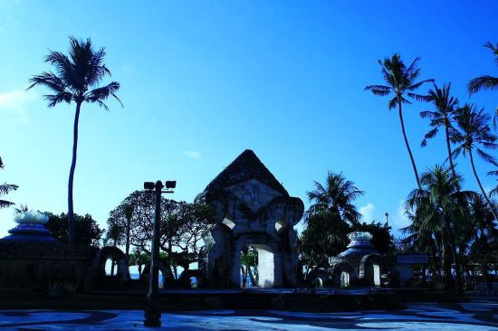 ���嵺<span class=lxw>[ע: ���嵺-���嵺��Bali���������ϳ�Ϊ����ʡ����ӡ��������33��һ��������֮һ��Ҳ������������ʤ�ء����嵺��ù��׶��żӴ�1000�๫�]</span>������-��Ȼ�羰