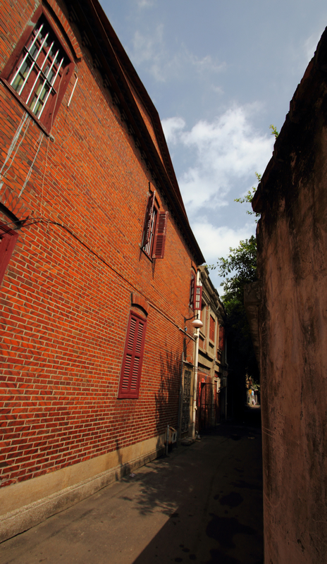 ����<span class=lxw>[ע: ���ţ������ص����Ǹ���ʡ��Ͻ��һ����ʡ�����У�λ�ڸ������ϲ������ϵ��������ý�Ϊ���������ʵ�ж��⿪�ŵľ�������֮һ����2010��7��1���𣬾�����������ȫ�У��������11����]</span>���鶨������<span class=lxw>[ע: ������-������λ�ڸ���ʡ���������ϣ������Ÿ�����������1000��֮ң��������һ�пվ�ʯ�������Ĵ�������ģ������������족��]</span>��-������Ӱ