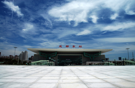 �½��ĳɶ��𳵶���վ-������Ӱ