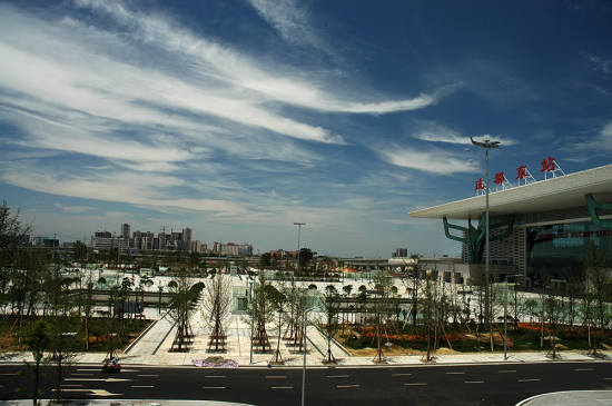 �½��ĳɶ��𳵶���վ-������Ӱ