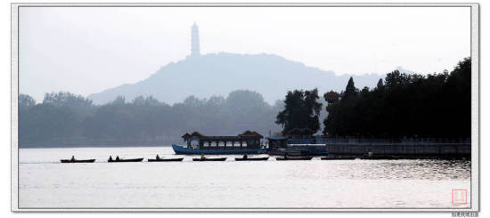 �����ú�԰<span class=lxw>[ע: �ú�԰λ�ڱ������������������౱������15ǧ�ס�������������������ɽΪ��ַ���Ժ��������羰Ϊ��������ȡ����԰�ֵ�ĳЩ����ַ����⾳�����ɵ�һ��������Ȼɽˮ԰��]</span>-������Ӱ