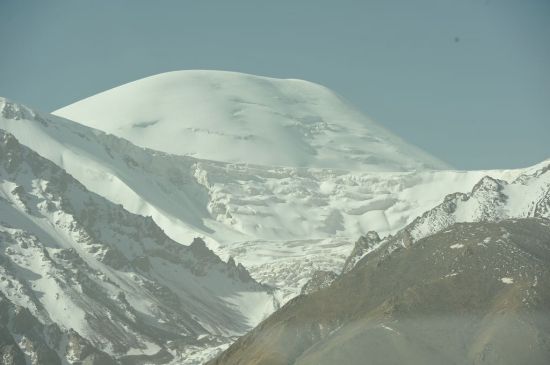 ����<span class=lxw>[ע: ����������λ���л����񹲺͹����ϱ����ظ�ԭ�����ϲ�������78��25����99��06�䣬��γ26��44����36��32��֮�䡣]</span>������������Ȼ������-���ϵ���