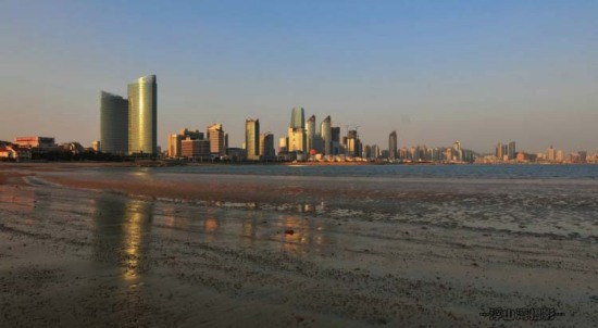 �ൺ<span class=lxw>[ע: �ൺλ��ɽ���뵺�϶�(��γ35��35 -37��09 ������119��30 -121��00 )���ƺ�֮������ȫ��70�����г���֮һ��ȫ������ƻ�������֮һ��]</span>���-������Ӱ