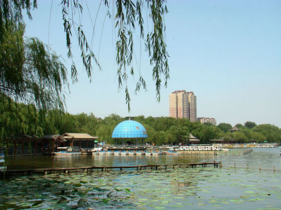 �����Ĵ�����<span class=lxw>[ע: ������-���ϵ��ڶ�Ȫˮ���󲿷�����Ǳ��������һ�����������������ķ��Ĵ�������������������С����ͤ�����ŵ����ԣ�����������鷨��������д��һ��������������ɻ���������һ��ɽɫ��Ǻ�����]</span>-��Ȼ�羰