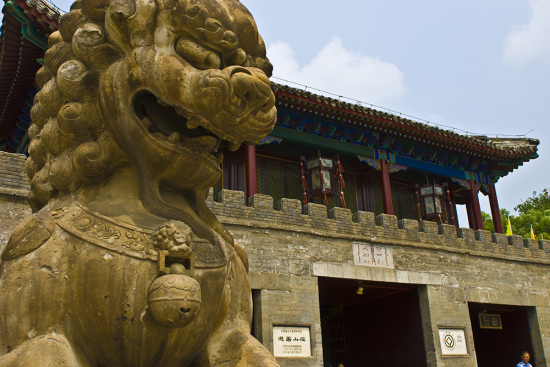 ����ɽׯ<span class=lxw>[ע: ����ɽׯ-����ɽׯ�����е��빬���Ⱥ��й���λ�ںӱ�ʡ�е������ı�����������ʵ��������ʹ�������ĳ��������й��ִ����Ļʼҹ�Է��]</span> & ��ɽ<span class=lxw>[ע: ��ɽ-��ɽλ����³ľ�������ĺ�ɽ��԰�ڣ�����³ľ�뷱�ٷ�չ����������������ΰ����̬׳�ۣ�����һ��ͷ���Ŷ��ľ���һ��������������³ľ�����������ġ�]</span>����<span class=lxw>[ע: ����ɳ���������ɳ��������԰λ�ڻ�̿��վ�������ܵ��豸֮�Ƚ���ȫ���ν��һ��������ȫ�۵ڶ����������ȫ�������ɳ���85000�����ڣ�ټ������±�����ɵ��Կ��ƣ��꾡��ʾÿ���������ϼ������]</span>������-��������