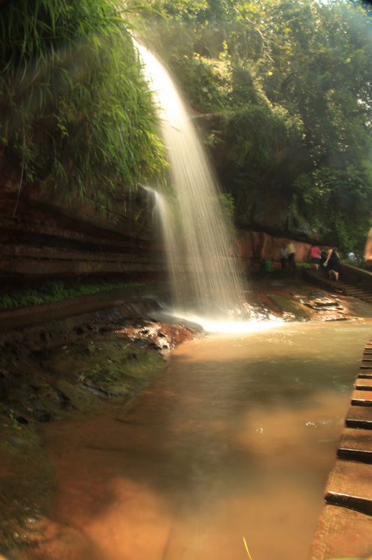 ������<span class=lxw>[ע: �����񺣣�Bamboo Sea��λ���Ĵ� �˱����� ������������������������ɽ���������˱���74����೤���س�20����཭���س�50���]</span>��-���ϵ���