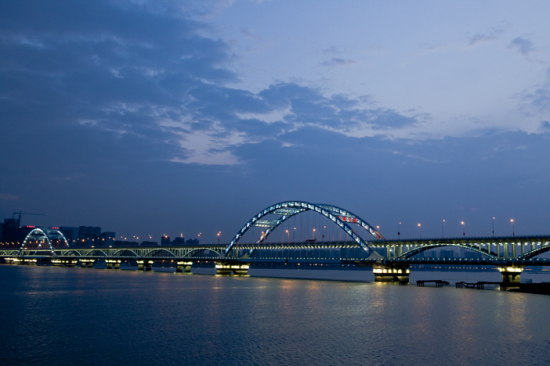 Ǯ�����ϵ��糿-������Ӱ