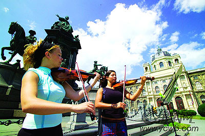 �� ��: 152632 ������
��Ӱ����: ����
�ļ���:ksscxc6b650.jpg����
�ļ���С:K����
�� X ��:267 X 400����
˵��:ksscxc6b650.jpg