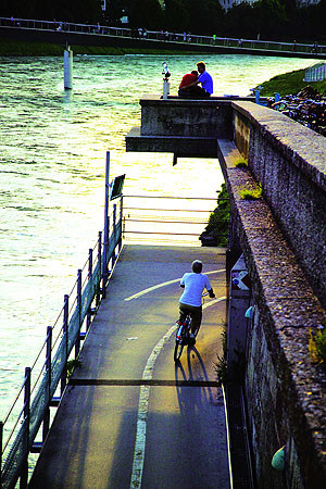 �� ��: 152637 ������
��Ӱ����: ����
�ļ���:ksscxc6b646.jpg����
�ļ���С:K����
�� X ��:450 X 300����
˵��:ksscxc6b646.jpg