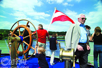 �� ��: 152607 ������
��Ӱ����: ����
�ļ���:ksscxc6b662.jpg����
�ļ���С:K����
�� X ��:267 X 400����
˵��:ksscxc6b662.jpg